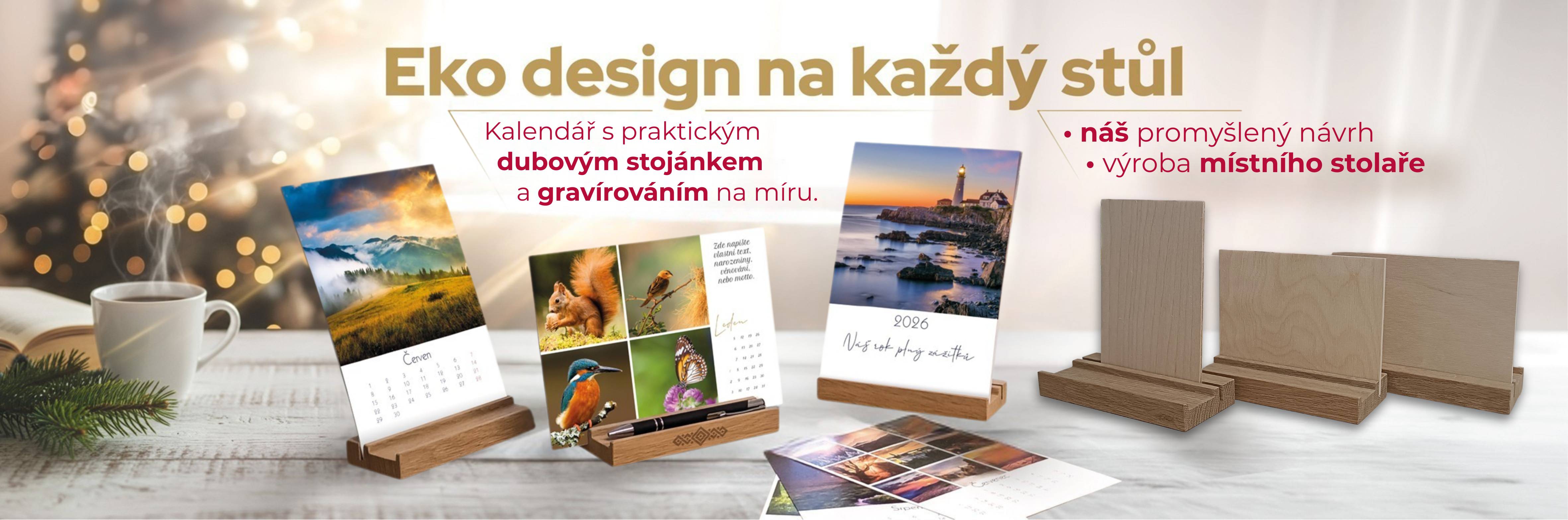 Exkluzivní kalendář s dubovým stojánkem.